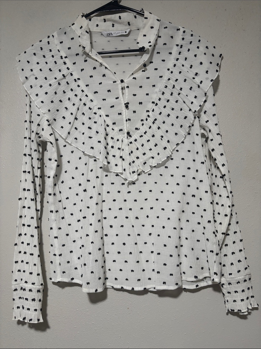 Zara White Long-Sleeve Ruffle V-Neck Polka Dot Blouse